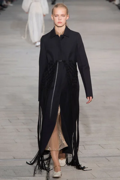 Look 60